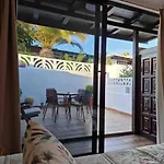 Marinos Tías